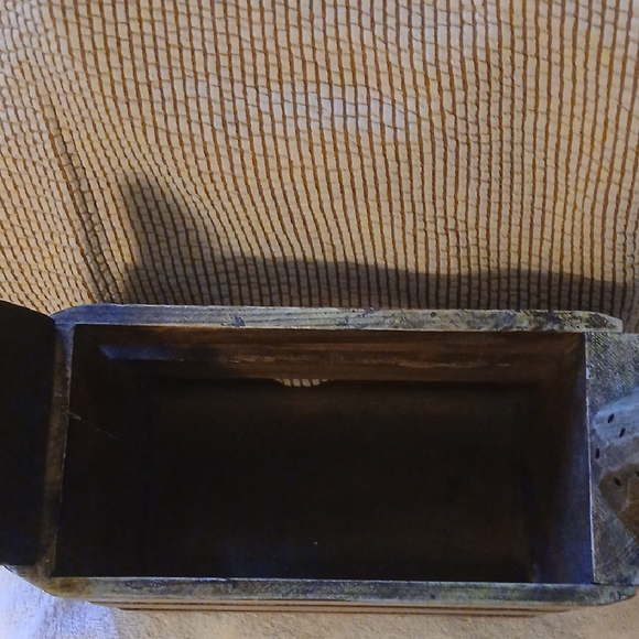 Rustic Wooden Chicken Basket - Picture 9 of 15